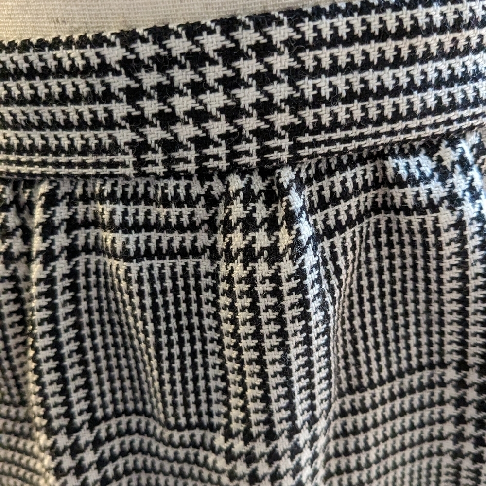Vintage Houndstooth Skirt | The F.L. Collection | Black and White | Size 2 - Picture 6 of 7